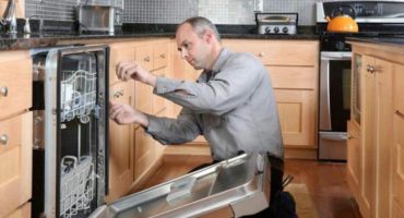 Est-il possible de connecter le lave-vaisselle à l'eau chaude?