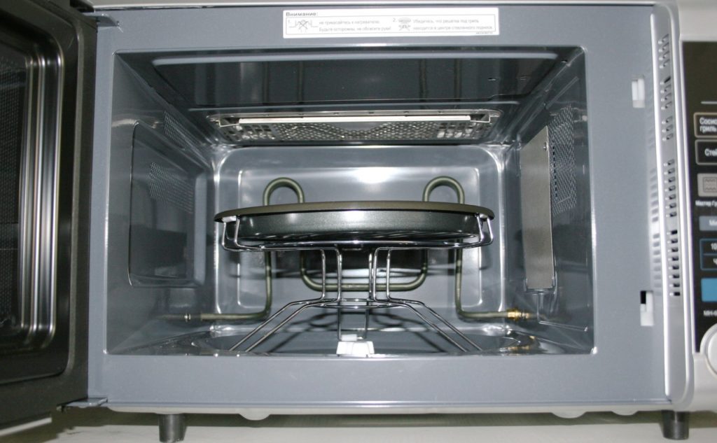 Инструкции: как да включите микровълновата печка и допълнителни функции на скарата или размразяването