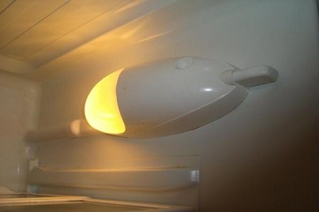Spuldzes nomaiņa ledusskapī: saldēšanas iekārtu lampu veidi un ieteikumi nomaiņai dažādās versijās