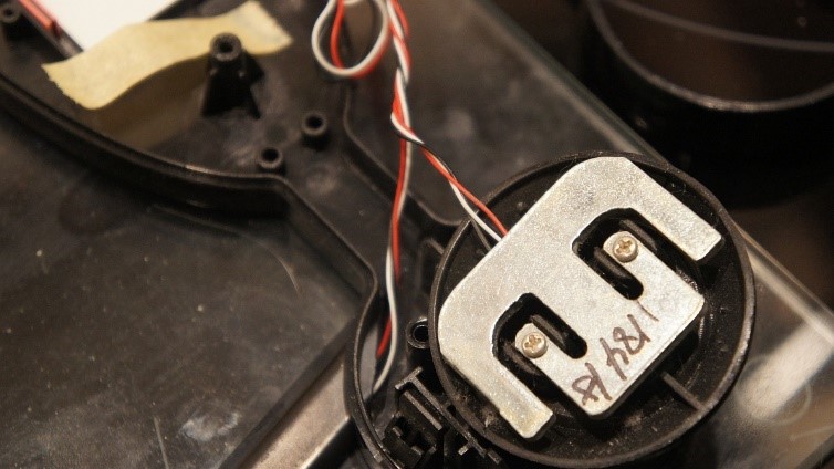 Lattian elektronisten vaakojen vaurioiden syyt. Kuinka korjata vika omilla käsillä?