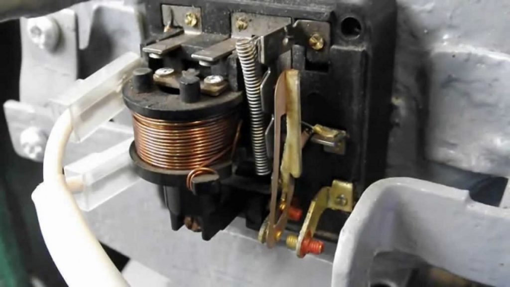 Hogyan lehet elindítani az elakadt hűtőkompresszort relé nélkül - a reléeszköz és a kompresszor jellemzői