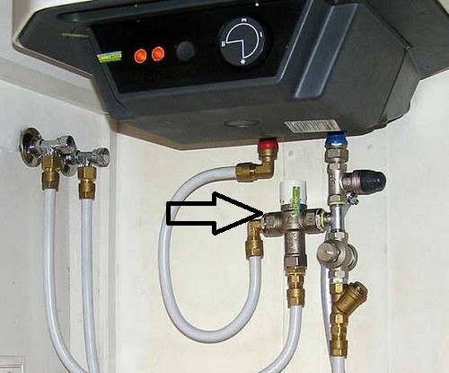 A caldeira não coleta água, a água quente acaba rapidamente ou não flui, pressão fraca da água