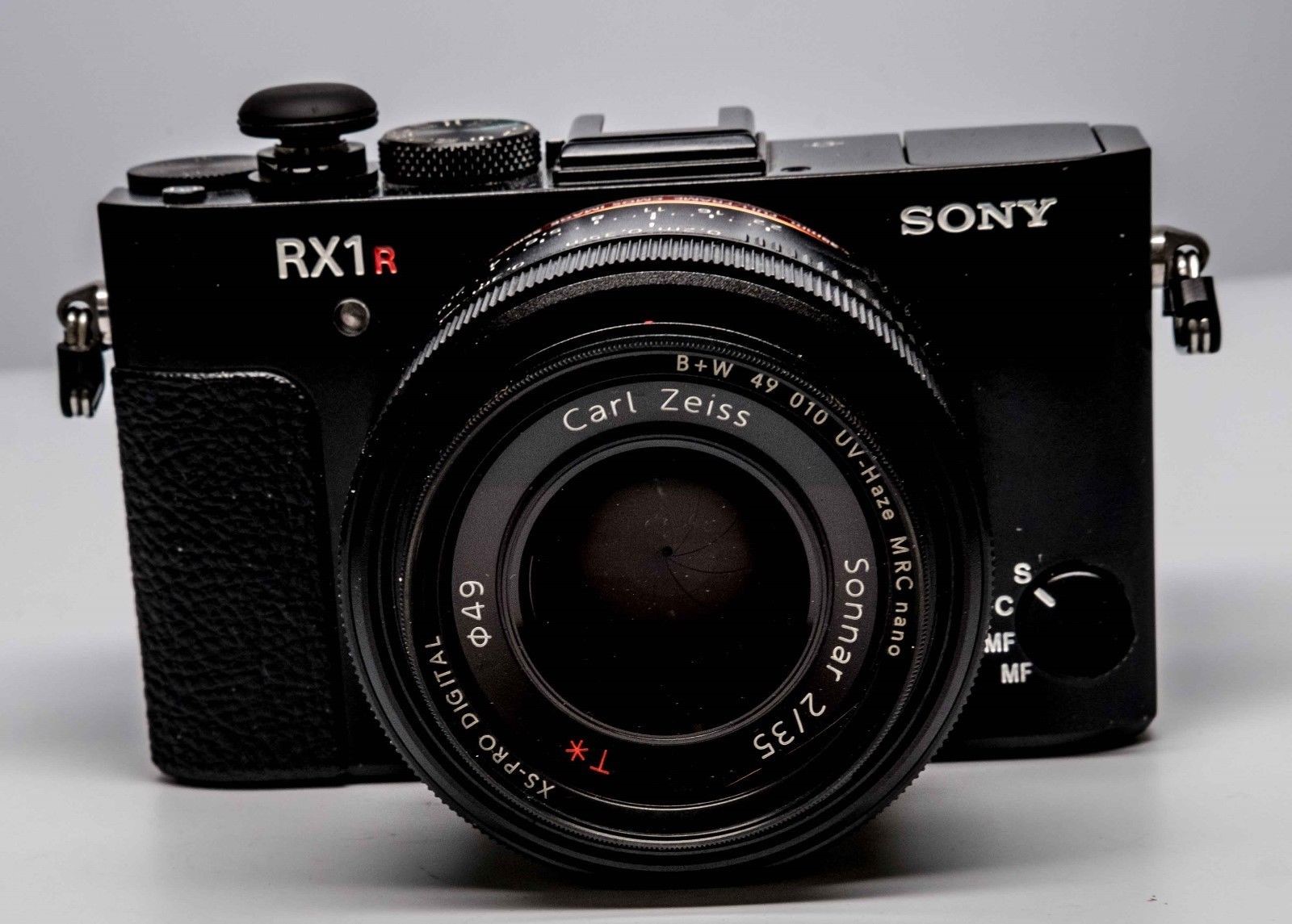 Come scegliere una fotocamera per foto di alta qualità (compatta, portasapone, DSLR)