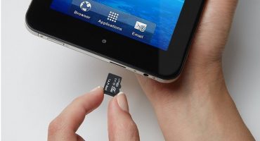 K tabletu pripájame jednotku USB Flash