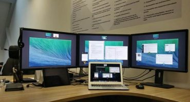 Ako vytvoriť monitor pre PC z notebooku
