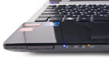 Laptop się nie włącza, wskaźniki nie świecą: rozwiązania problemu