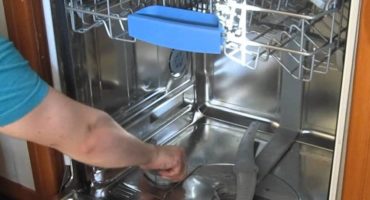Opravte chybu e25 v umývačke riadu