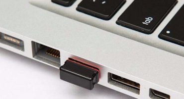 Csatlakoztasson egy vezeték nélküli egeret egy laptophoz