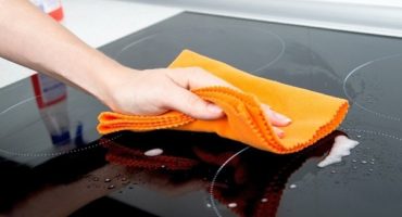 วิธีการและวิธีการล้างหม้อหุงเหนี่ยวนำจากเงินฝากคาร์บอน
