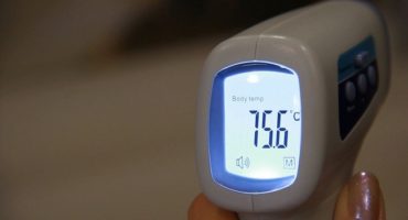 Trinn-for-trinn-instruksjon: hvordan du kalibrerer et infrarødt termometer