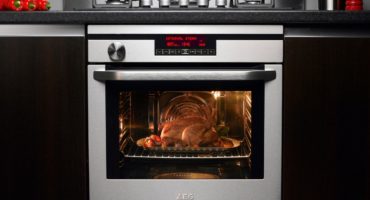 Hvorfor brenner bakingen i en gass eller elektrisk ovn